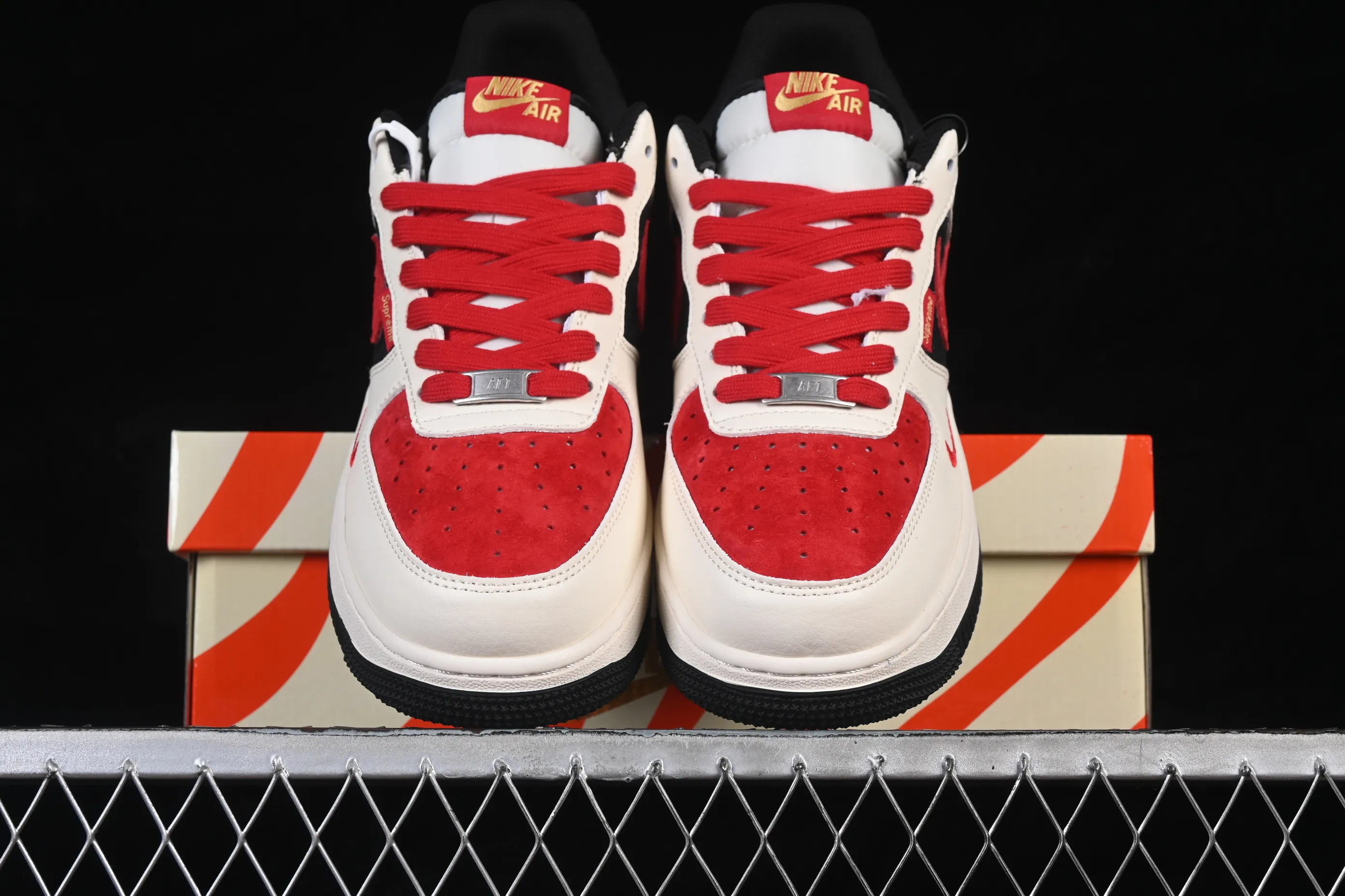 All categories Nk Air Force 1 Air Force series Nk Air Force 1 Low Air Force low-top Nike Air Force 1'07 Low Year of the Horse limited edition Red and black luck Air Force 1 low-top casual sneakers XD0028-011